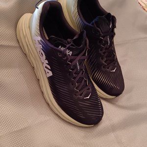 HOKA ONE ONE BLACK/GOLD RINCON 3 RUNNING SHOES